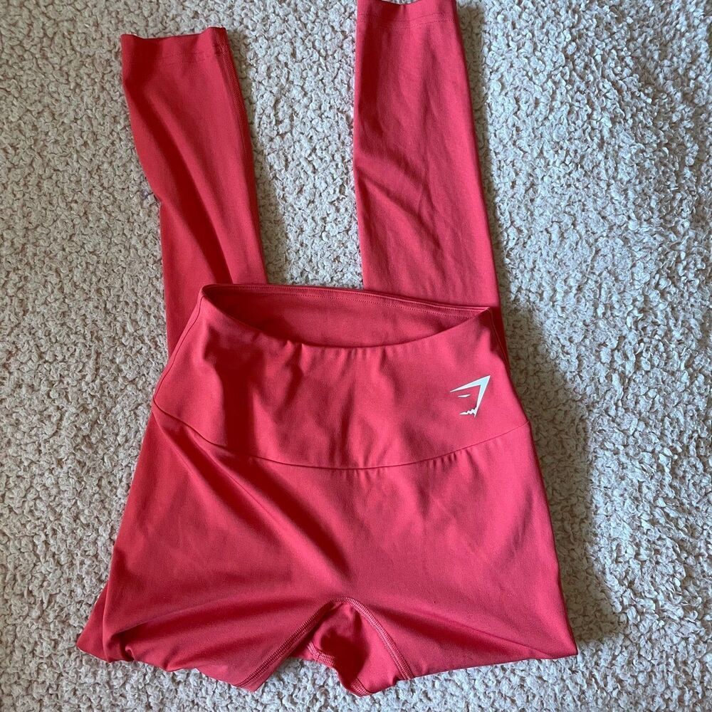 Gymshark Coral colored leggings xs